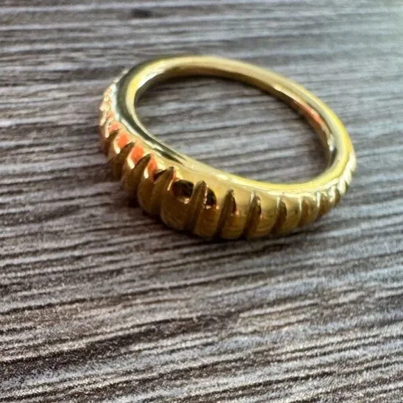 Chic Gold Ring A1508 - Picture 3 of 5